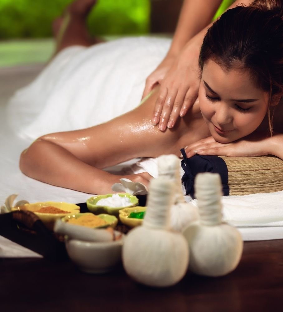 Abhyanga Massage Benefits for Stress Relief and Mind Balance