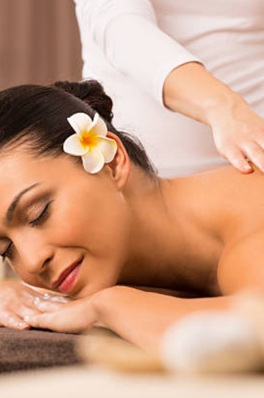 Abhyanga Massage Benefits for Stress Relief and Mind Balance